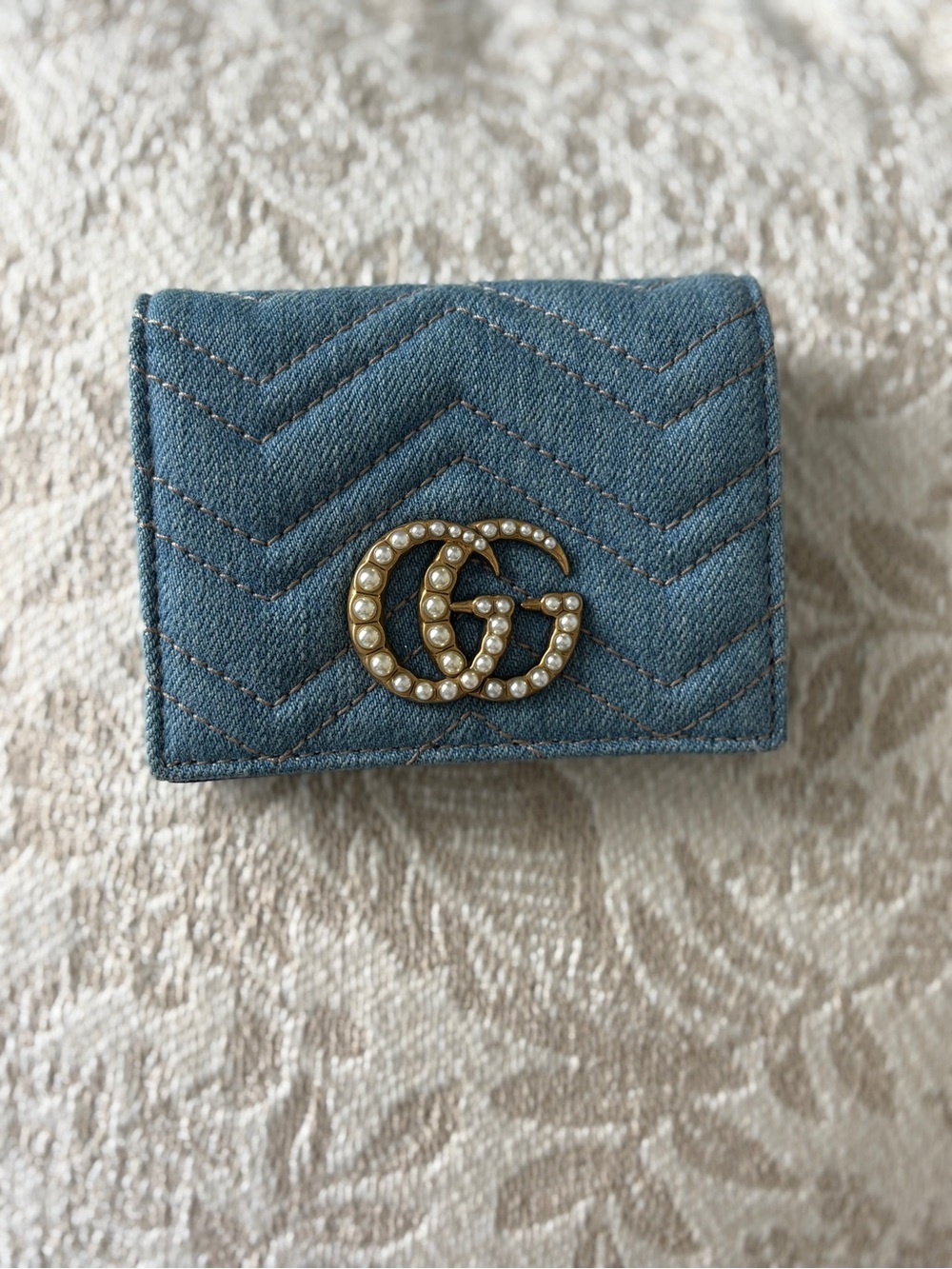 Gucci Denim Chevron Pearl GG Card Wallet in Blue